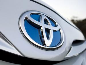 Toyota отказывается от бензиновых двигателей