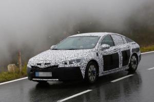 Седан Opel Insignia 2017 года попался фотошпионам
