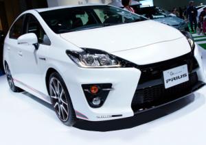 В Японии стартовал прием заказов на Toyota Prius нового поколения