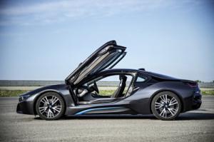  BMW представит серийный водородный автомобиль