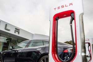 В России открываются 5 электрозаправок Supercharger