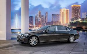 Mercedes-Benz S-Class - самая популярная модель у российских богачей