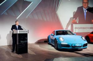 Москвичам представили Porsche Panamera нового поколения