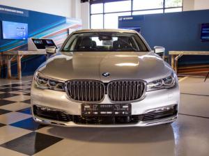Представлен BMW 7 Series с автопилотом Intel