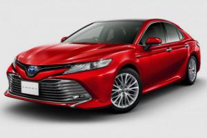 Японцам представили новый седан Toyota Camry