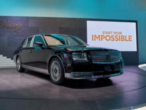 В Токио представили флагманский седан Toyota Century. ФОТО В Токио представили флагманский седан Toyota Century. ФОТО