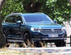 В Сети появились фото Volkswagen Touareg 2018 без камуфляжа