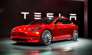 В новом году в России стартуют продажи Tesla Model 3 