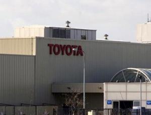 Toyota отзывает массово свои автомобили по всему миру