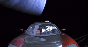 В космос запустили автомобиль Tesla Roadster