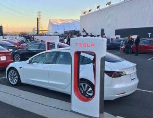 Отзываются 123 000 ржавых автомобилей Tesla Model S