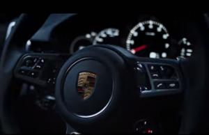 На видео показали электрический спорткар Porsche Taycan 