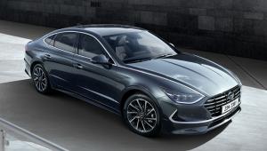 Дилерам поступили Hyundai Sonata нового поколения